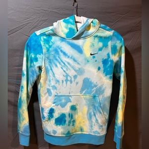 Nike Big Kids’ Medium Tye Dye Sweatshirt